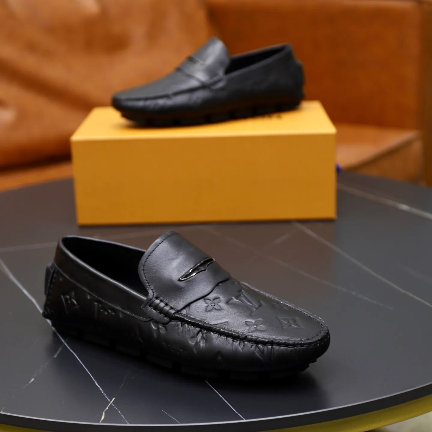 Ex-factory price: 480💰【LV】Louis Vuitton ⚠️High-end men’s driving and pedal series ⚠️38-44 (customized for 45) ⚠️All original cowhide leather! Thick and soft! Made entirely of calfskin lining! Rubber sheet anti-slip beanie sole! Three-dimensional package technology! Fashionable and classic! Handicrafts! Original high quality! Feel free to compare!